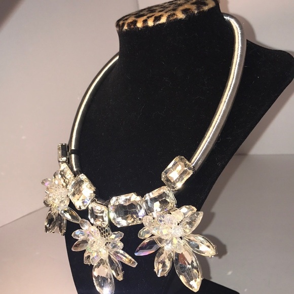 Swarovski necklace by Ana Capri chunky crystal flowers set in silver - Picture 3 of 5